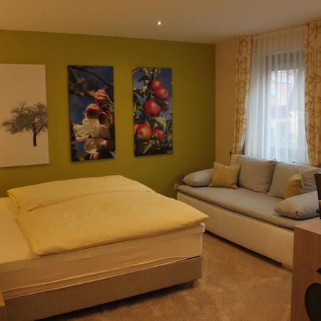Hotel-Gasthof Die Post Brennerei Frankenhoehe Schillingsfuerst Bilik gambar