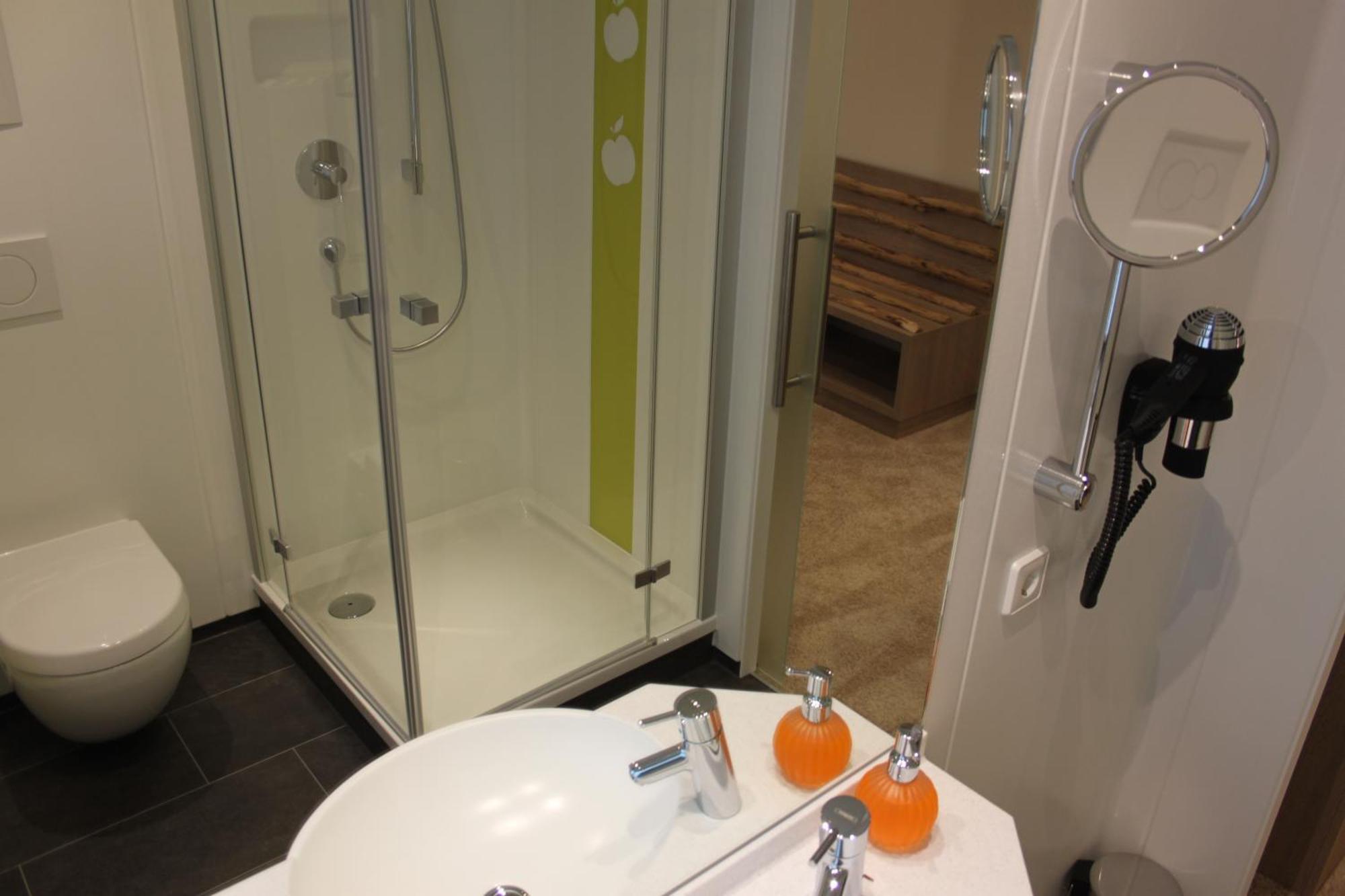 Hotel-Gasthof Die Post Brennerei Frankenhoehe Schillingsfuerst Bilik gambar