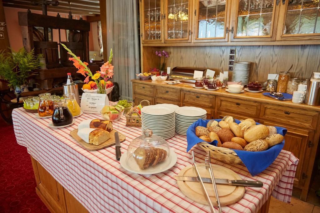 Hotel-Gasthof Die Post Brennerei Frankenhoehe Schillingsfuerst Luaran gambar